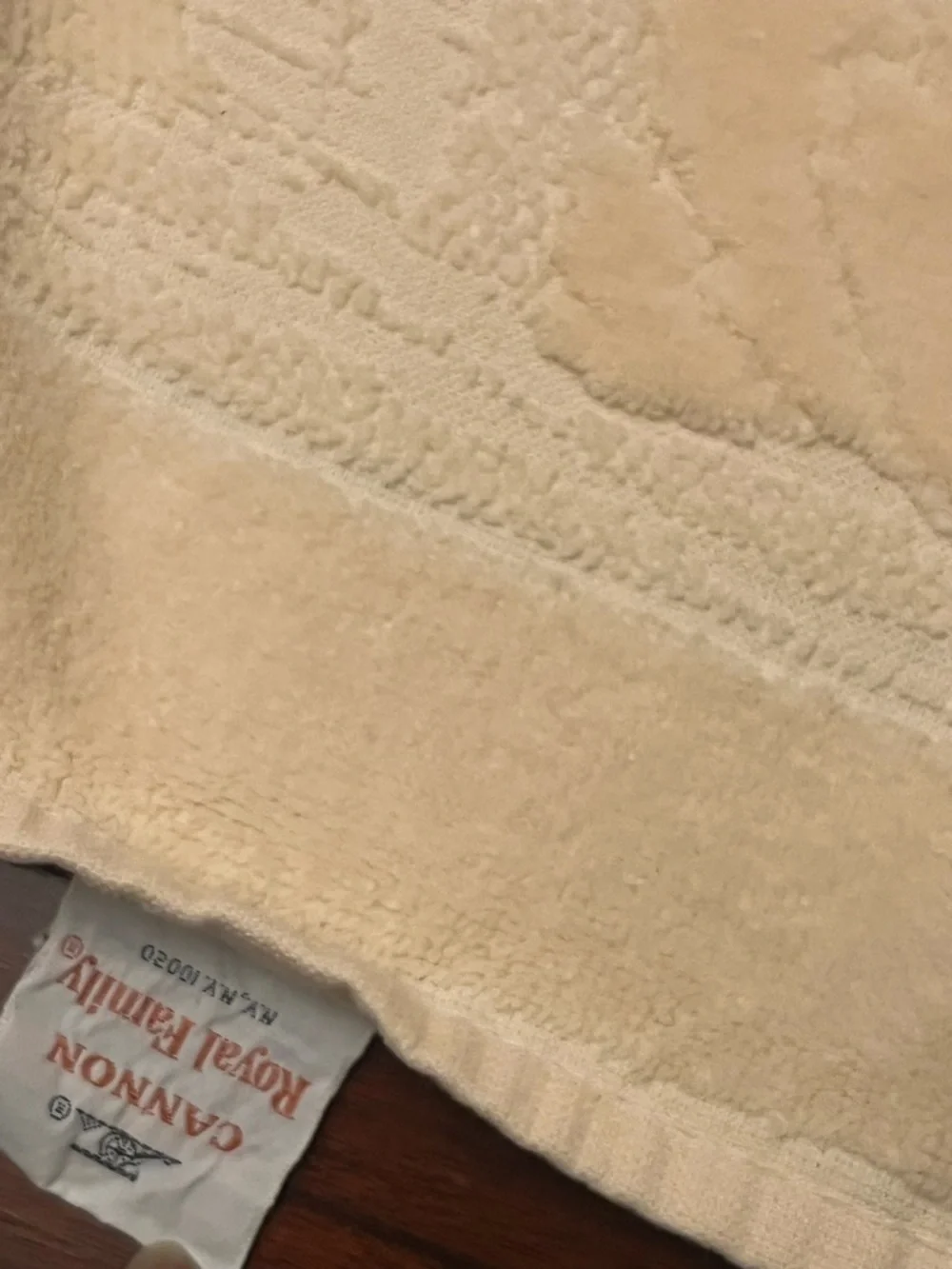 Vintage Canon Cream Bath Towels with Woven Swan design